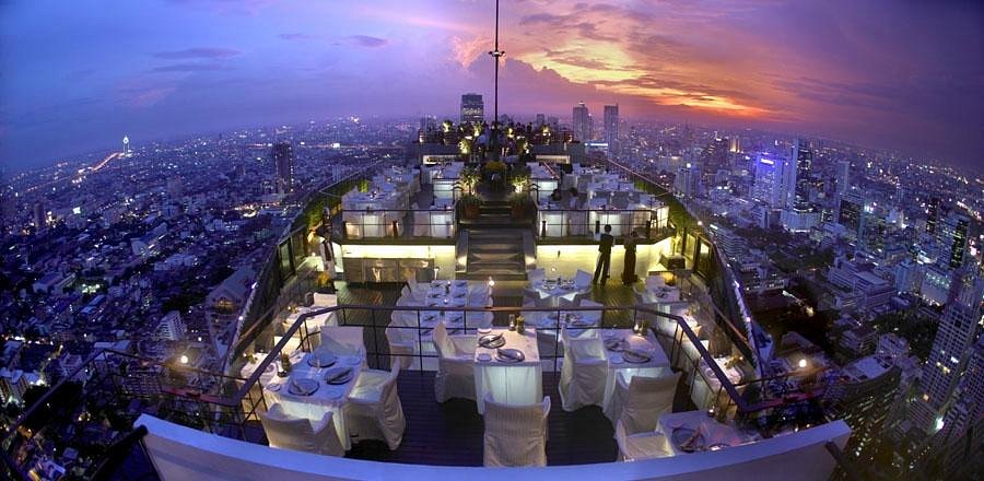 Vertigo & Moon Bar (Banyan Tree Hotel) 
