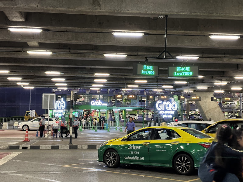 Taxi or Grab